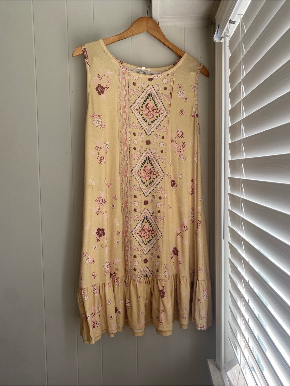 Easel Shift Tunic Dress in Light Yellow